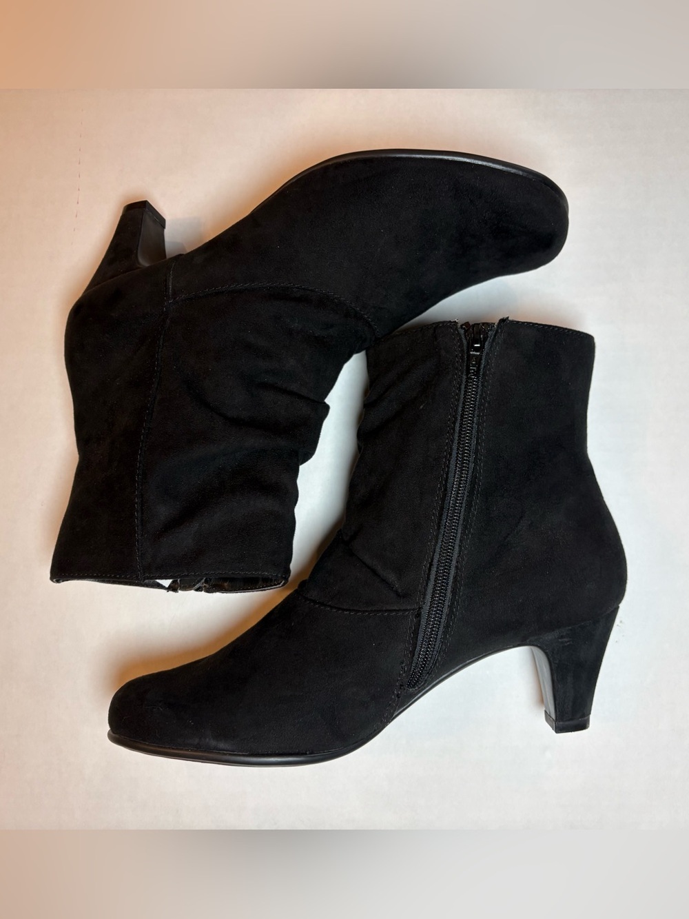 A2 Aerosoles black faux suede runched ankle booties size 9.5M
